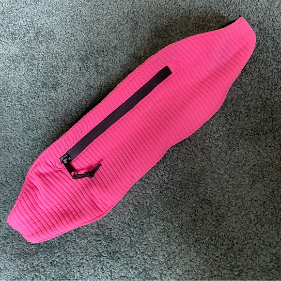 TRIANGL Neon Pink Belt Bag / Fanny Pack - Picture 2 of 7